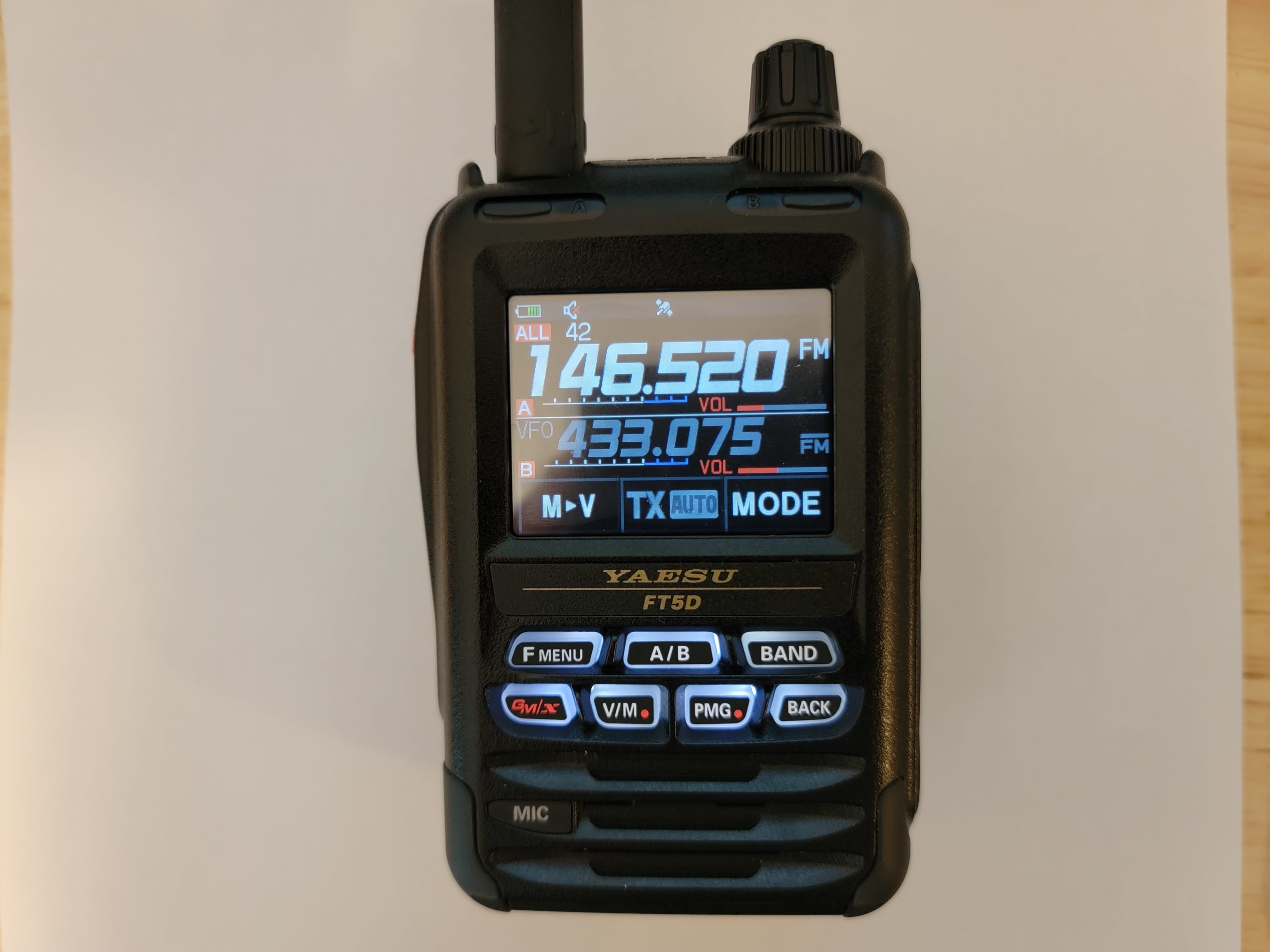 Review of the Yeasu FT5D HT Radio KW4KI